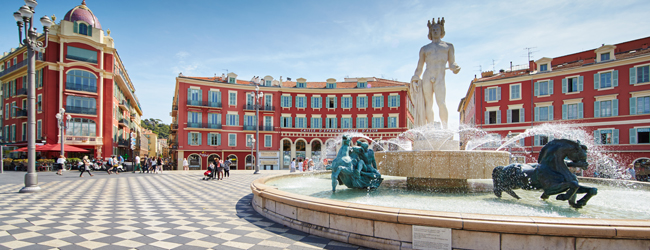 LISA-Sprachreisen-Erwachsene-Franzoesisch-Frankreich-Nizza-Victor-Hugo-Platz-Brunnen-Wasser