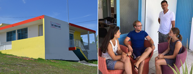 Außenansicht der Sprachschule und Gespräch zwischen Lehrern und Schülern während einer Sprachreise in Guadeloupe